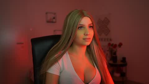 evelyncage_ online show from 12.15.24