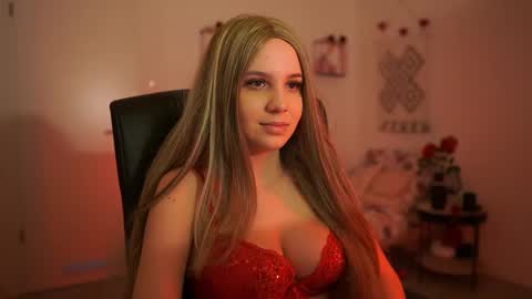 evelyncage_ online show from 02.14.25