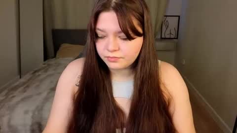 Snapshot of evelyne_loo chatting on 04.13.26 Evelyne Loo online show from 04.13.26