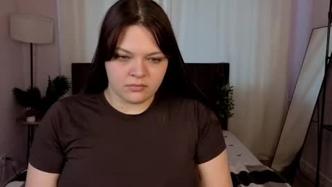 Snapshot of evelyne_loo chatting on 04.26.26 Evelyne Loo online show from 04.26.26