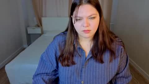 Snapshot of evelyne_loo chatting on 05.07.26 Evelyne Loo online show from 05.07.26