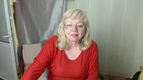 Snapshot of evelynloveshy chatting on 05.16.26 BarbaraBlondy online show from 05.16.26