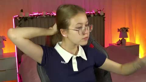 Snapshot of evemundie chatting on 10.23.25 Eve online show from 10.23.25