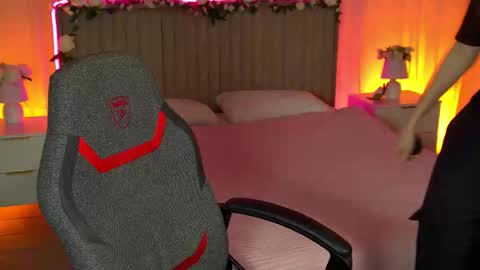 Snapshot of evemundie chatting on 10.29.25 Eve online show from 10.29.25