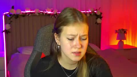 Snapshot of evemundie chatting on 10.31.25 Eve online show from 10.31.25