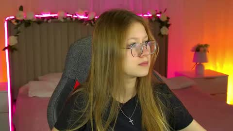 Snapshot of evemundie chatting on 11.07.25 Eve online show from 11.07.25