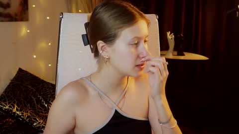 Snapshot of evemundie chatting on 12.16.25 Eve online show from 12.16.25