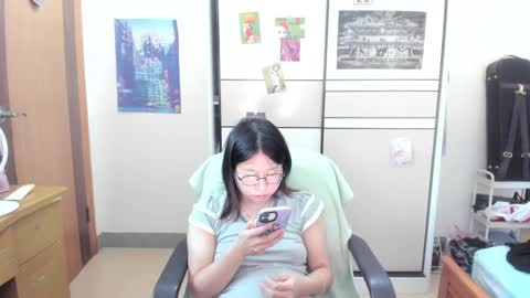 Snapshot of everhigh chatting on 09.10.25 Coco online show from 09.10.25