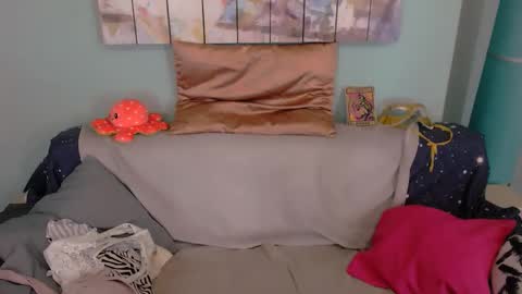 Snapshot of everly_rays chatting on 11.26.25 Everly online show from 11.26.25