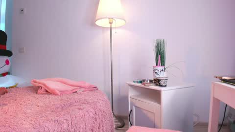 Snapshot of eves_bodyxxx chatting on 12.24.24 Sensation Body online show from 12.24.24