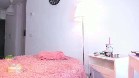 Snapshot of eves_bodyxxx chatting on 01.12.25 Sensation Body online show from 01.12.25