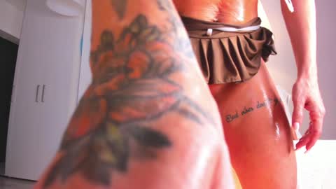 Snapshot of eves_bodyxxx chatting on 01.31.25 Sensation Body online show from 01.31.25