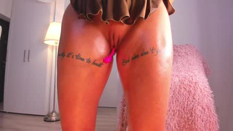 Snapshot of eves_bodyxxx chatting on 02.07.25 Sensation Body online show from 02.07.25