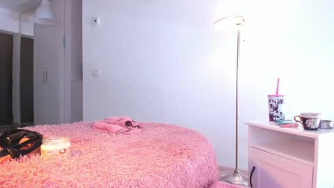 Snapshot of eves_bodyxxx chatting on 03.10.25 Sensation Body online show from 03.10.25