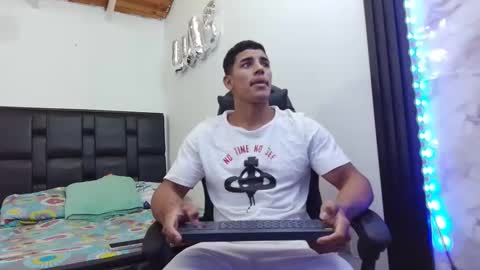 Snapshot of evessinn chatting on 01.06.25 luis online show from 01.06.25