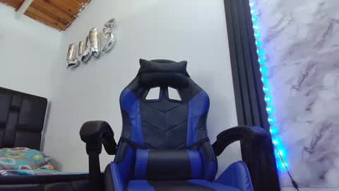 Snapshot of evessinn chatting on 01.08.25 luis online show from 01.08.25