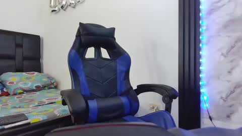 Snapshot of evessinn chatting on 01.11.25 luis online show from 01.11.25