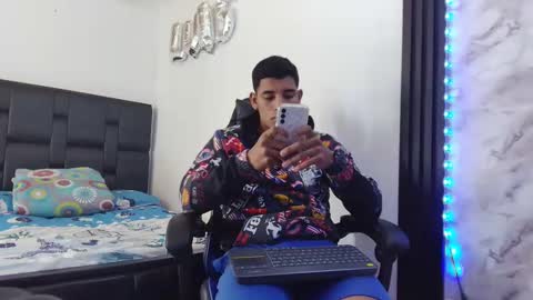 Snapshot of evessinn chatting on 01.18.25 luis online show from 01.18.25