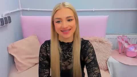 Snapshot of evettegold chatting on 10.04.25 Eve online show from 10.04.25