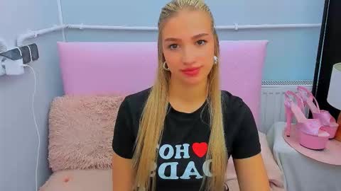 Snapshot of evettegold chatting on 10.06.25 Eve online show from 10.06.25