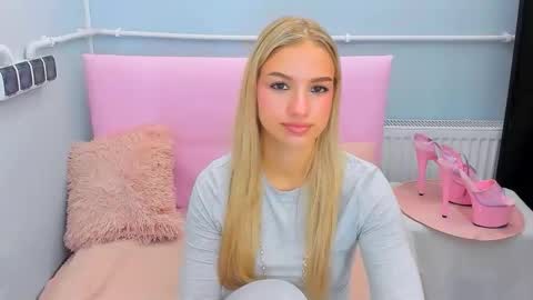 Snapshot of evettegold chatting on 10.16.25 Eve online show from 10.16.25