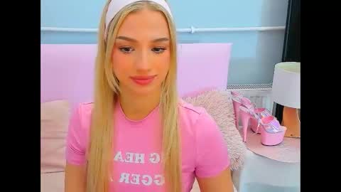 Snapshot of evettegold chatting on 10.22.25 Eve online show from 10.22.25