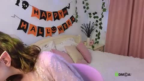 evi_brook online show from 10.21.25
