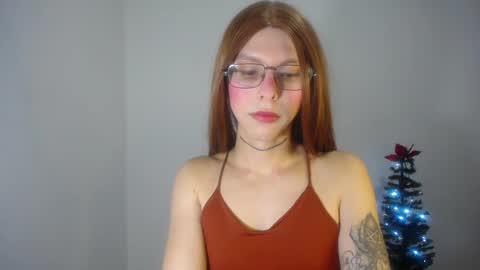 Snapshot of evi_kitty chatting on 01.04.25 Evi online show from 01.04.25