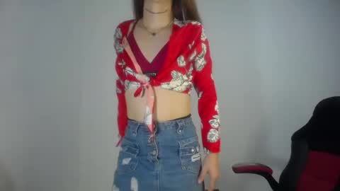 Snapshot of evi_kitty chatting on 02.07.25 Evi online show from 02.07.25