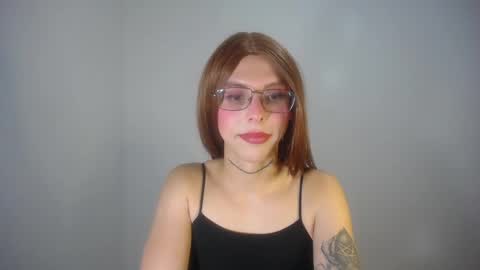 Snapshot of evi_kitty chatting on 02.28.25 Evi online show from 02.28.25