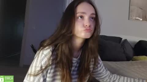 evi_woow online show from 11.02.25