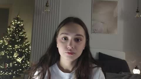 evi_woow online show from 12.16.25