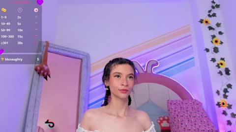 Snapshot of evie_clark_ chatting on 12.23.24 My name is Evie nice to meet you really get to know me better private is open online show from 12.23.24