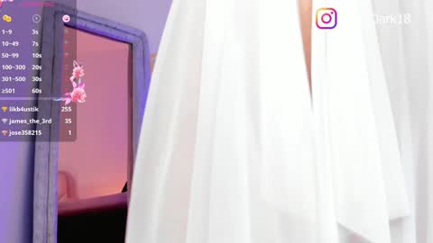 Snapshot of evie_clark_ chatting on 01.15.25 My name is Evie nice to meet you really get to know me better private is open online show from 01.15.25