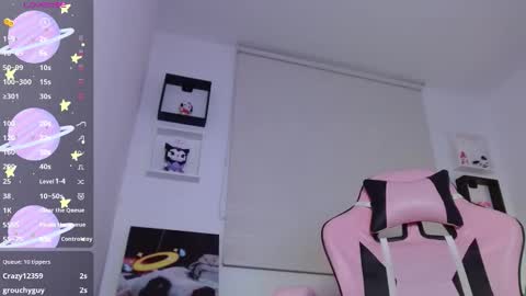 Evie Cloud online show from 10.11.25