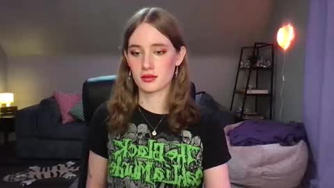 Evie3 online show from 02.25.25