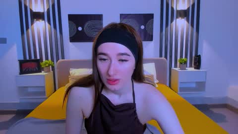 Snapshot of evisdailyy chatting on 02.28.26 Evis online show from 02.28.26