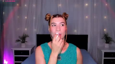 Snapshot of evoletbee chatting on 06.17.26 Evolet online show from 06.17.26