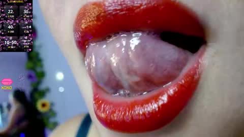 Snapshot of evolethmontenegros chatting on 12.20.24 Evoleth online show from 12.20.24