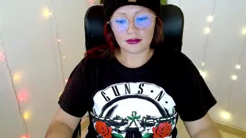 Snapshot of evolethmontenegros chatting on 01.15.25 Evoleth online show from 01.15.25