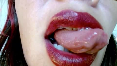 Snapshot of evolethmontenegros chatting on 01.16.25 Evoleth online show from 01.16.25