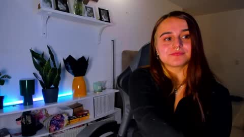 EVY online show from 04.08.26