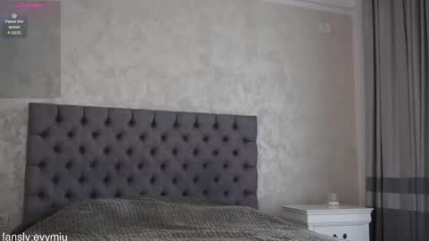 Snapshot of evymiuu chatting on 03.26.26 Evy online show from 03.26.26