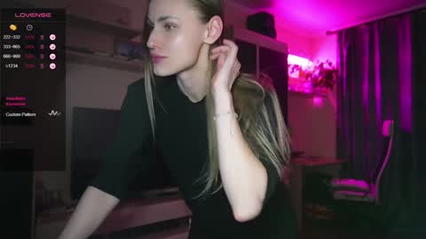 Snapshot of exe_cutie chatting on 12.13.24 Mary online show from 12.13.24