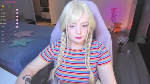 Snapshot of exhoneyangel chatting on 01.30.25 Amy online show from 01.30.25