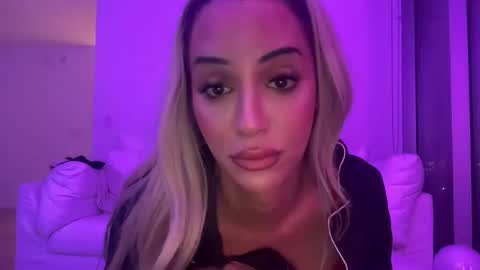 exoticcbabyy online show from 09.30.25