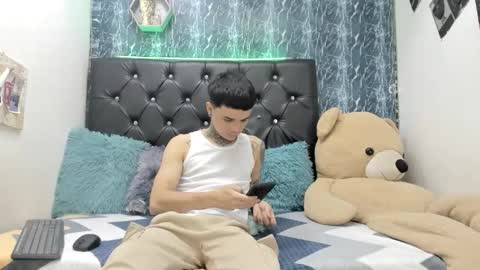 exotichot_couple online show from 11.25.25