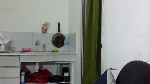 Snapshot of exotichugecock chatting on 04.05.26 Jan online show from 04.05.26