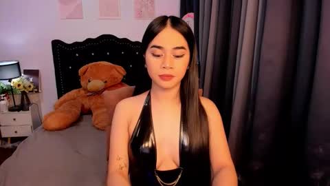 Snapshot of expensivets_chloe chatting on 11.09.25 chloee online show from 11.09.25