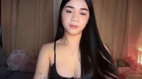 Snapshot of expensivets_chloe chatting on 12.15.25 chloee online show from 12.15.25